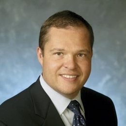 美联储理事沃勒与鲍曼反对维持利率:警告劳动力市场转向风险加剧